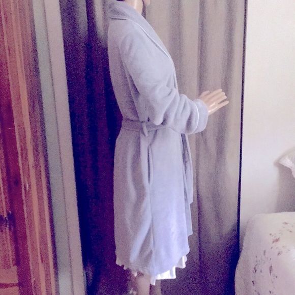Laura Ashley gray bathrobe size medium. - Picture 2 of 6